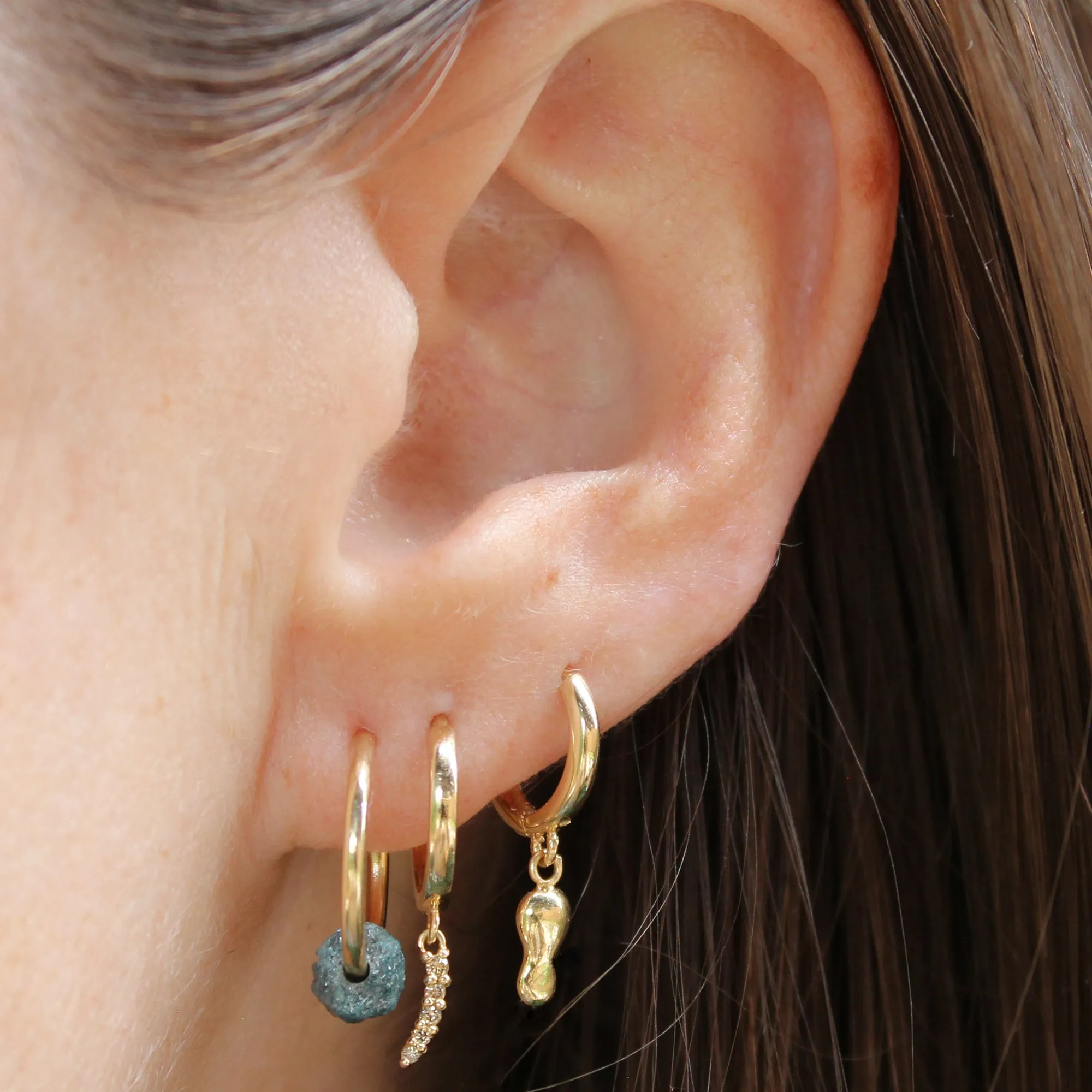 14k Gold   Rough Blue Diamond Hoop Earrings