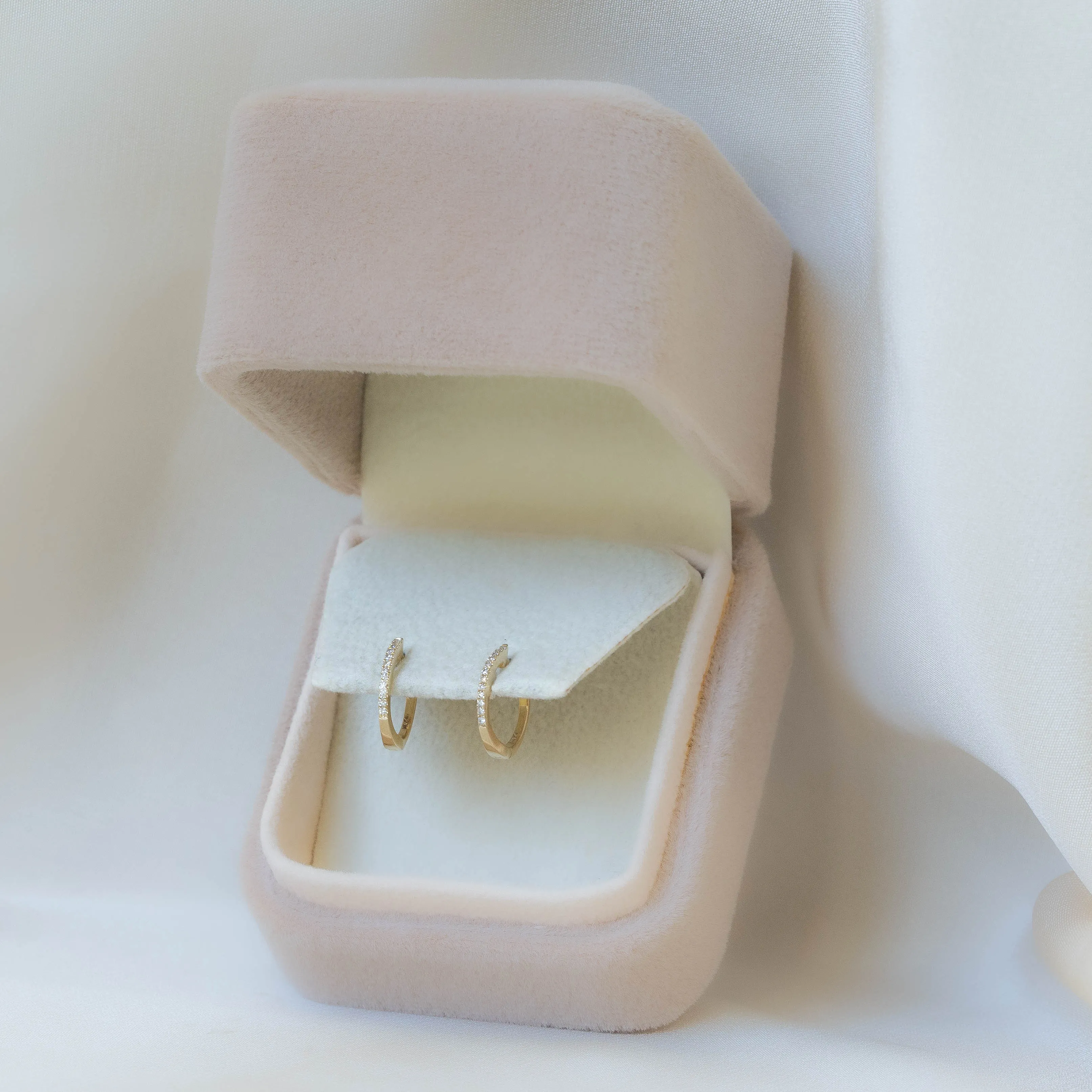 14ky Diamond Huggie Hoops