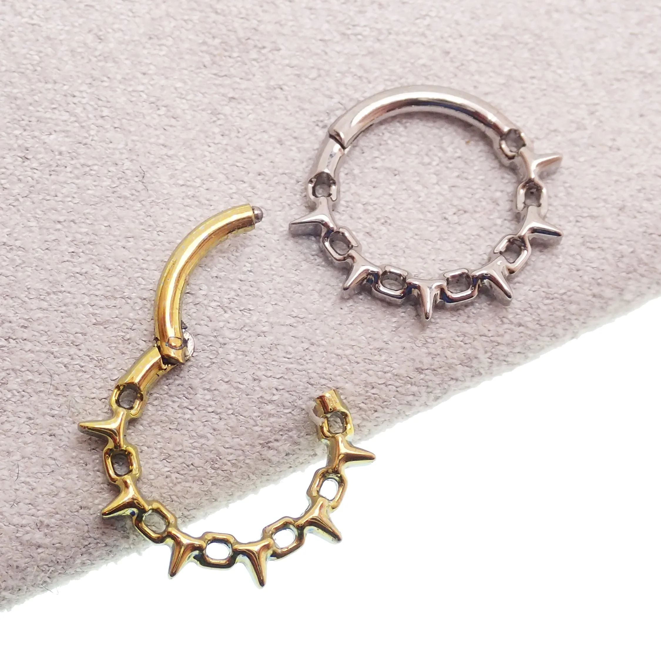 16G Chain spike hinged clicker design 8mm