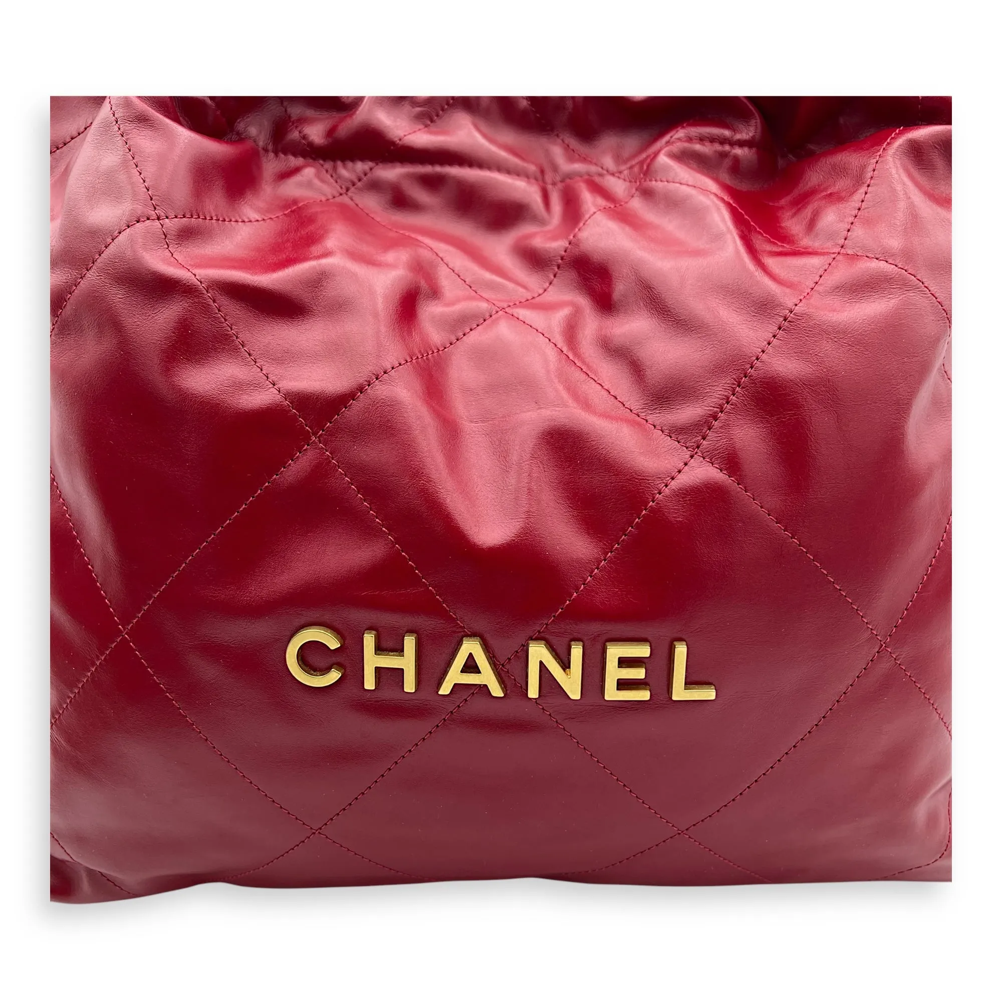 22 Tote Medium Red Tote Bag in Calfskin, Gold hardware