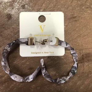 Allison Twist Hoop Earring