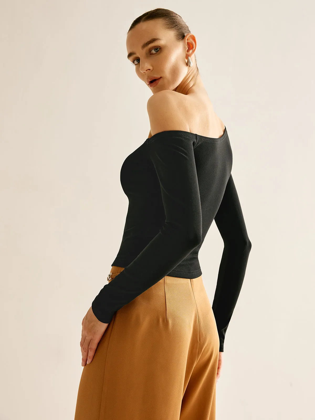 Asymmetrical Cold Shoulder Jersey T-Shirt