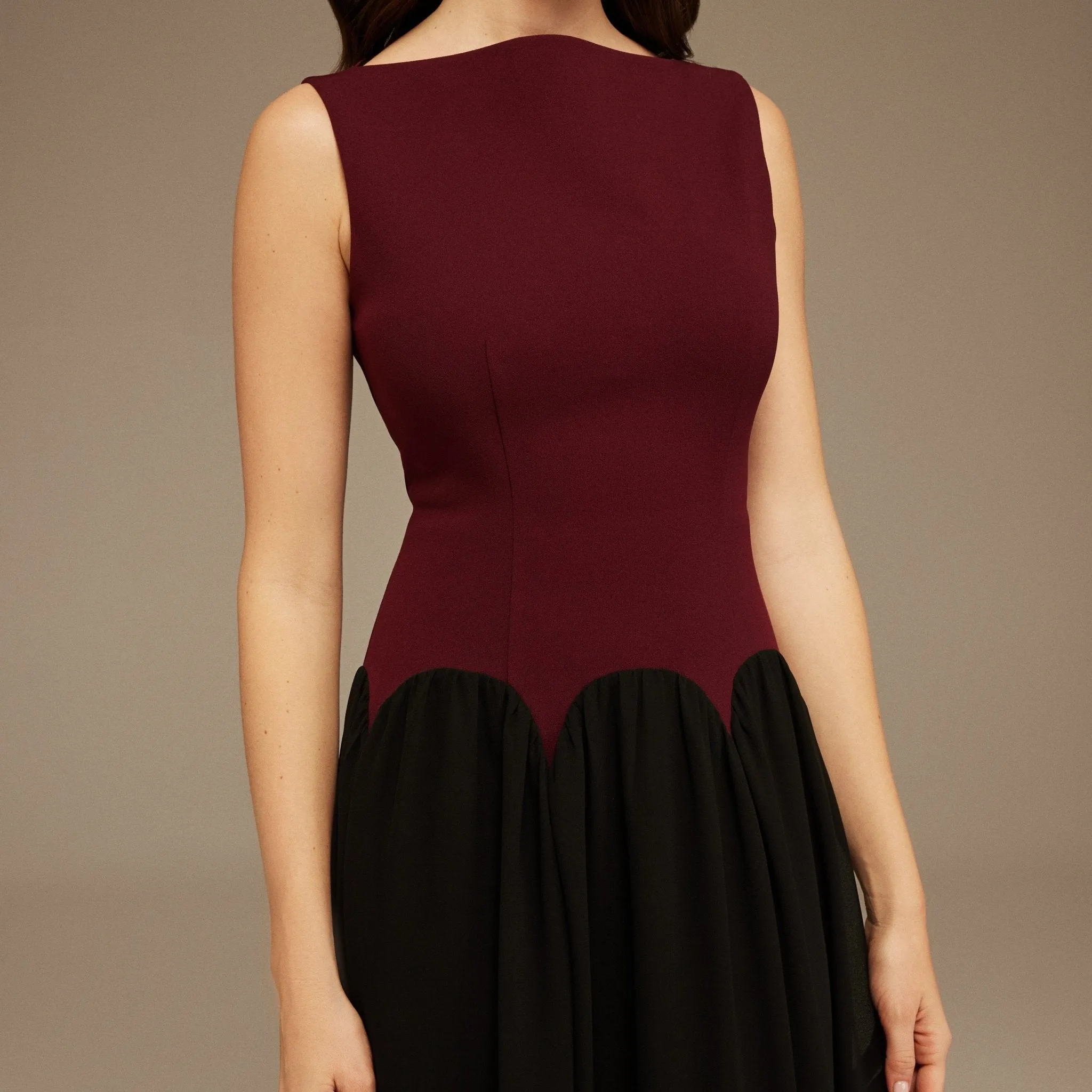 Black & Burgundy Sleeveless Crepe And Chiffon Pleated Dress