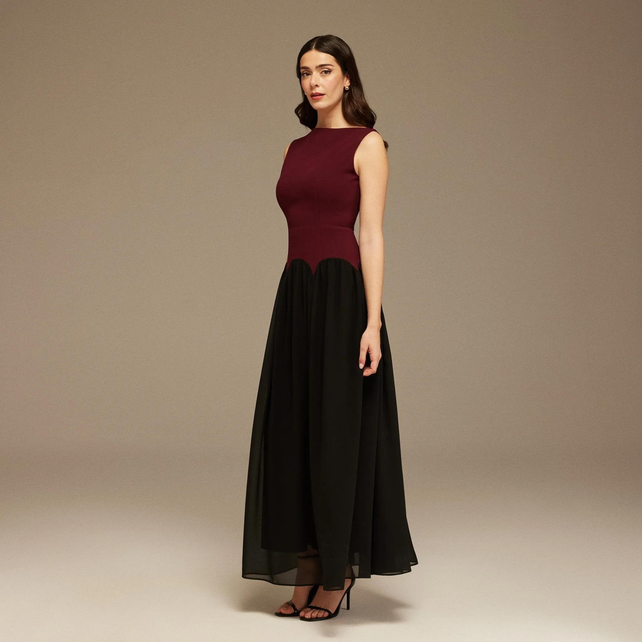 Black & Burgundy Sleeveless Crepe And Chiffon Pleated Dress
