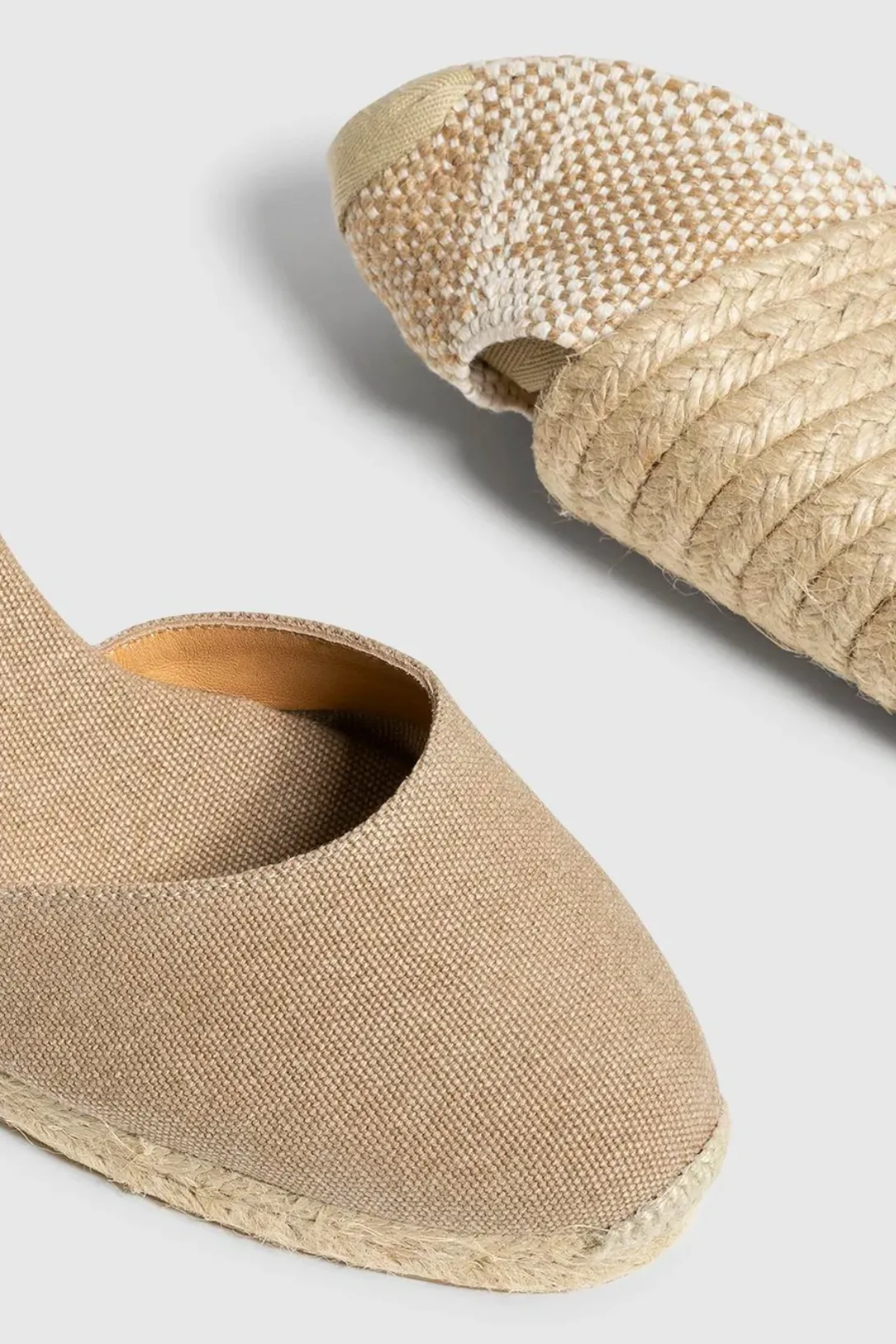 Carina Wedge | Sand