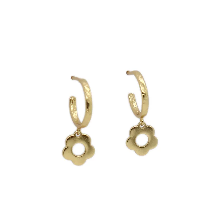 Freya Hoops