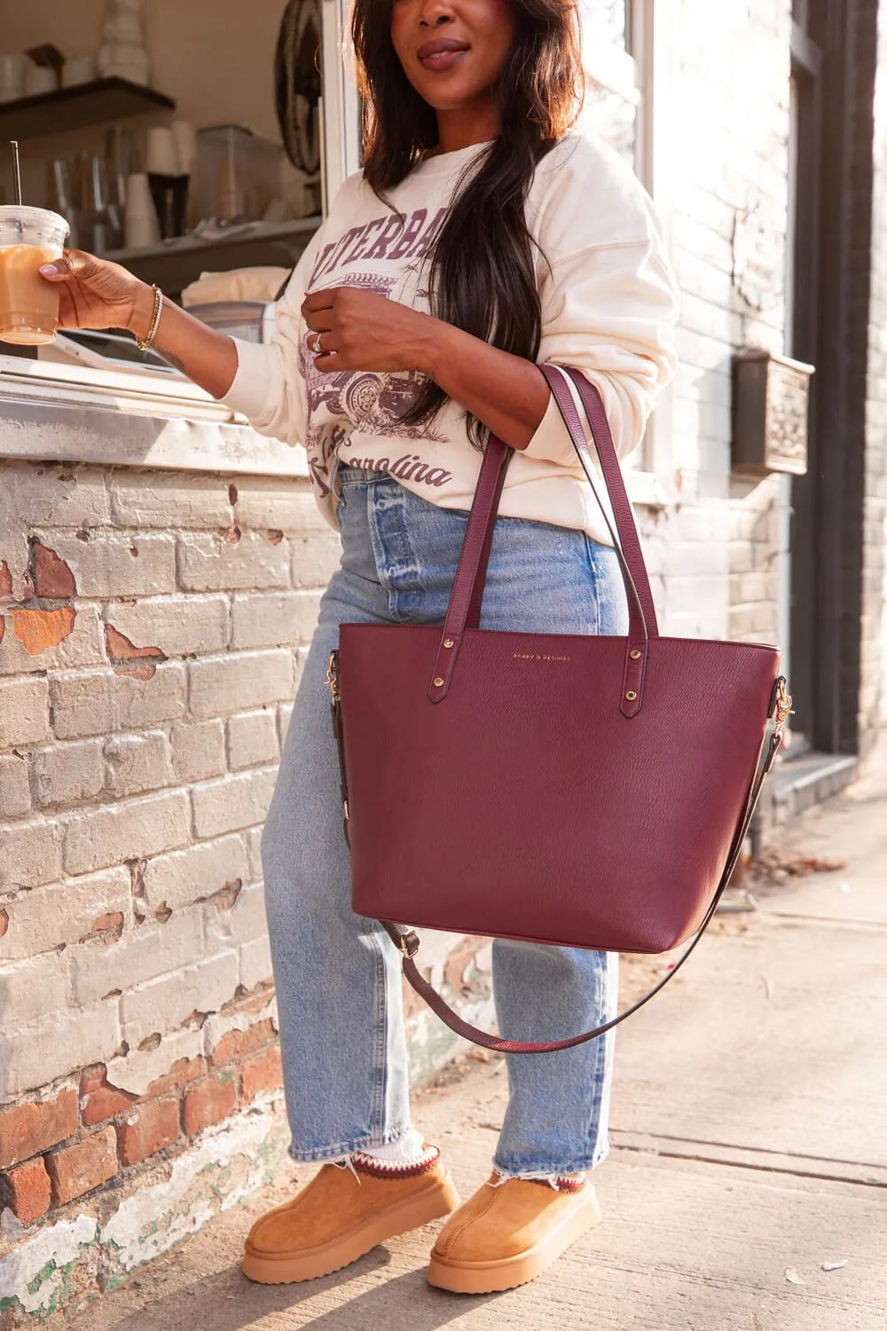 GO-GETTER TOTE berry