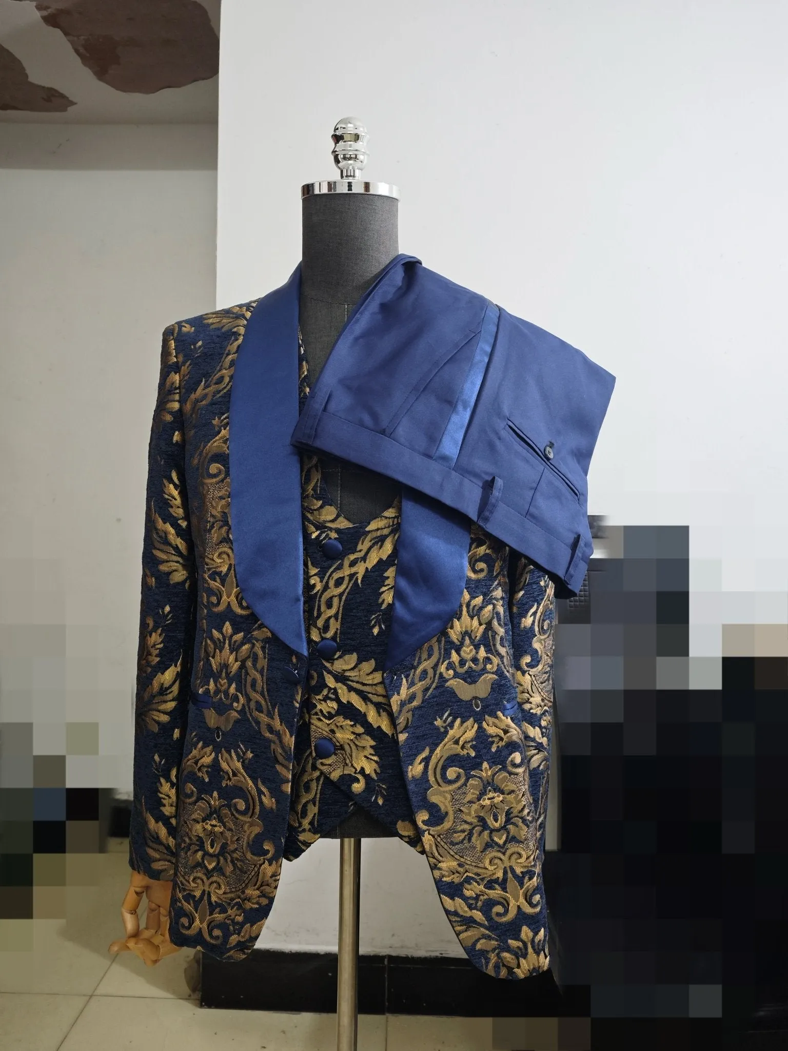 Navy Blue Floral Jacquard Prom Men Suits for Wedding