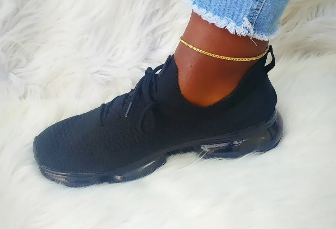 On The Run Sneakers - Black