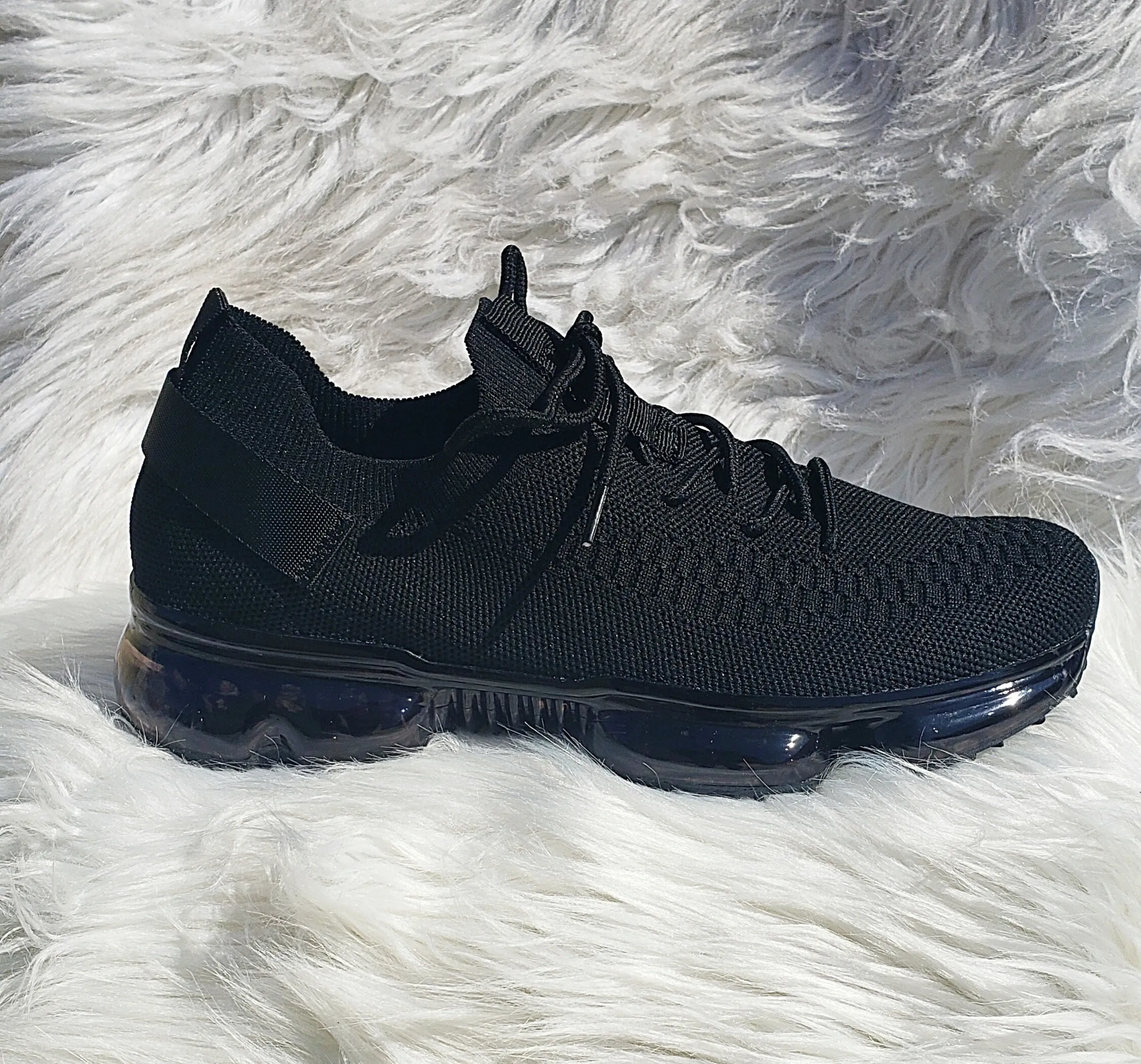 On The Run Sneakers - Black