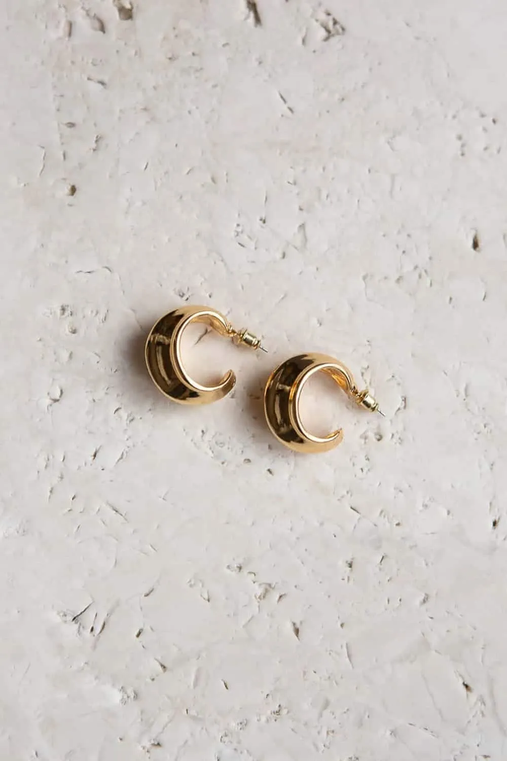 Open C Shell Gold Hoop Earrings