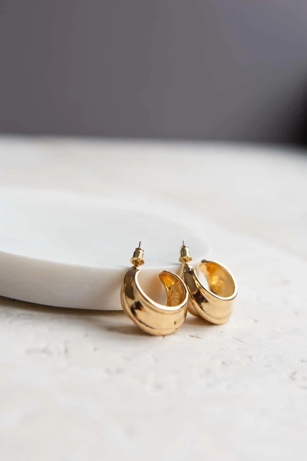 Open C Shell Gold Hoop Earrings