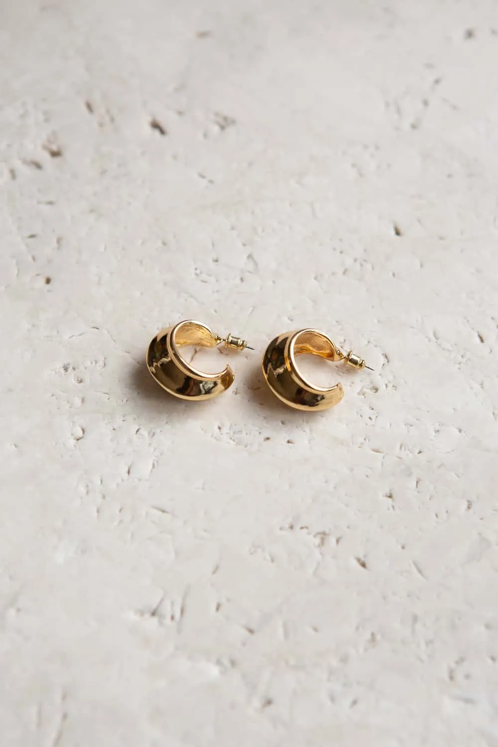 Open C Shell Gold Hoop Earrings
