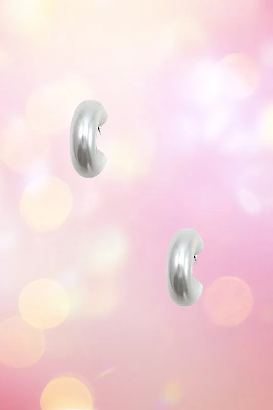 SEMI TUBE HOOP EARRING