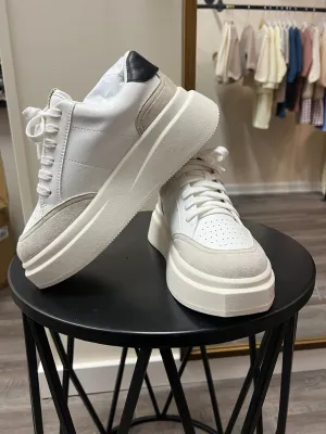 Skylar Sneakers