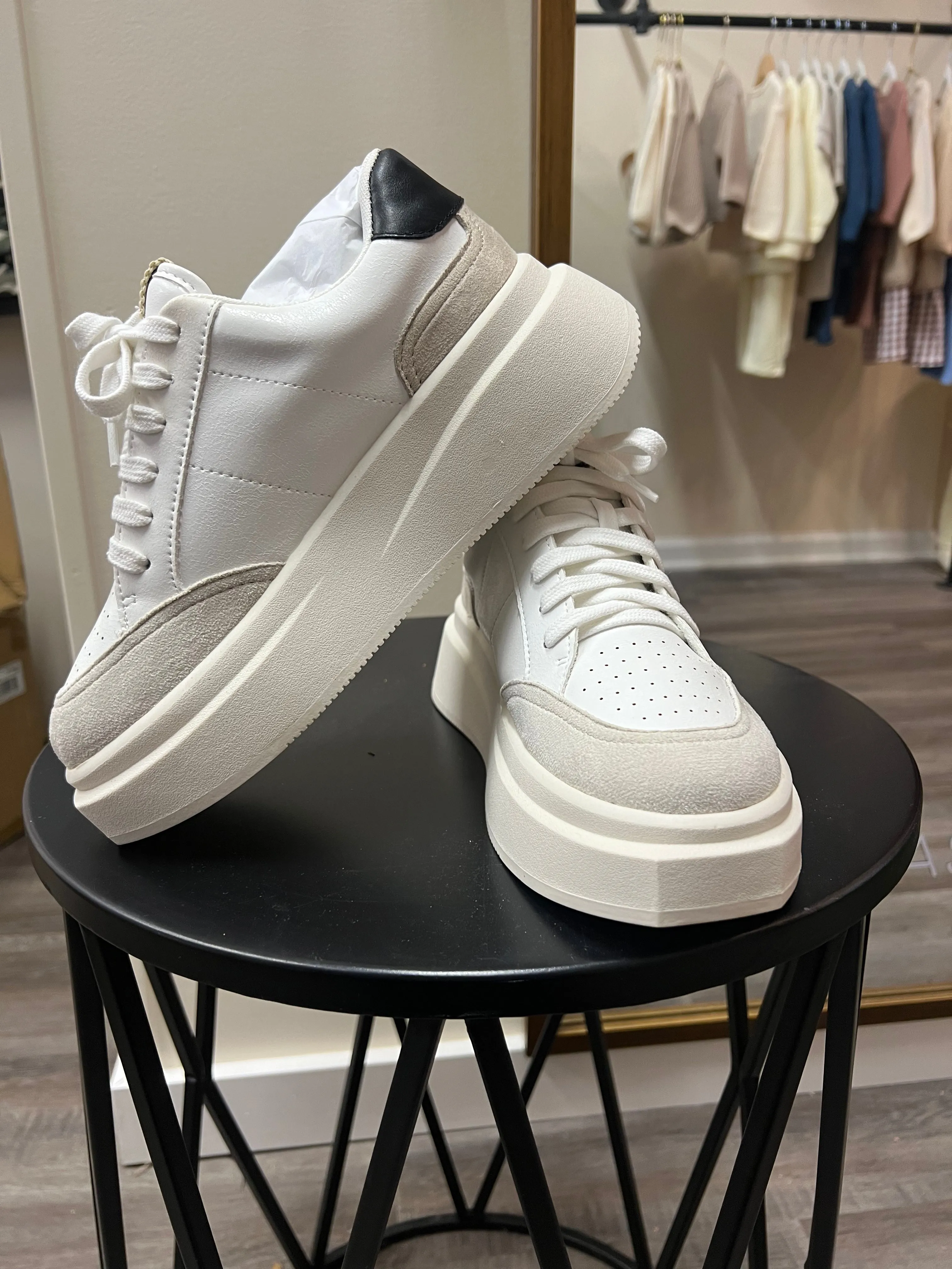Skylar Sneakers