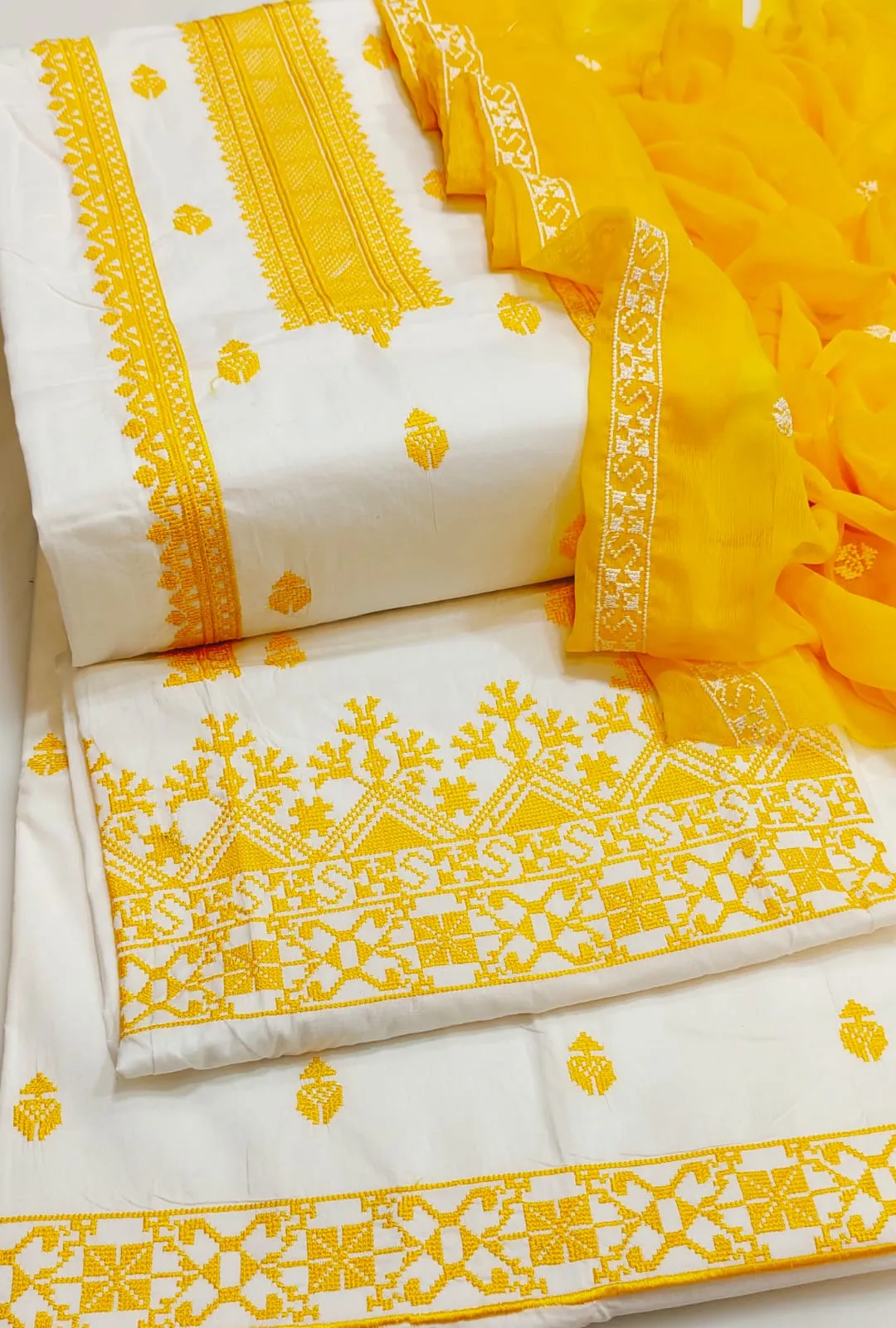 Stuff Cotton Cross Stitched Embroidery Dupatta With Heavy Embroidery Chiffon Dupatta 3PC Suits