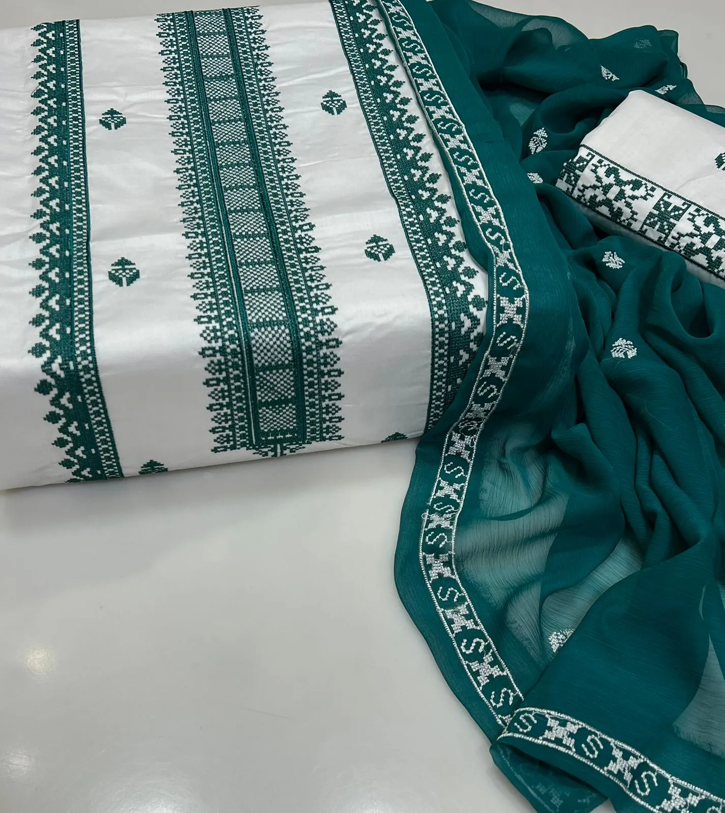 Stuff Cotton Cross Stitched Embroidery Dupatta With Heavy Embroidery Chiffon Dupatta 3PC Suits