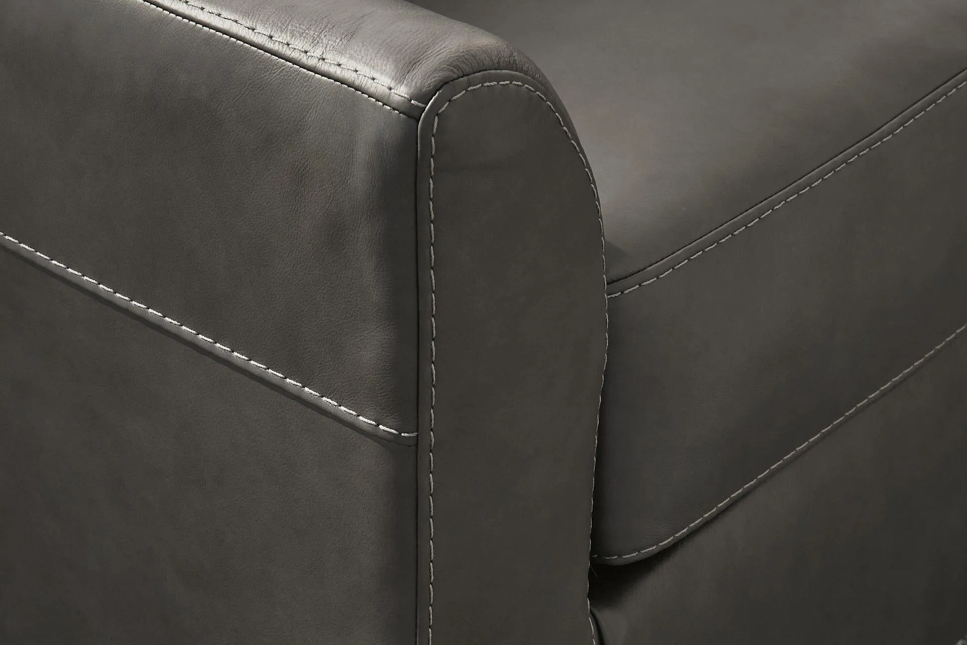 Valderno Fog 2-Piece Sectional with Chaise
