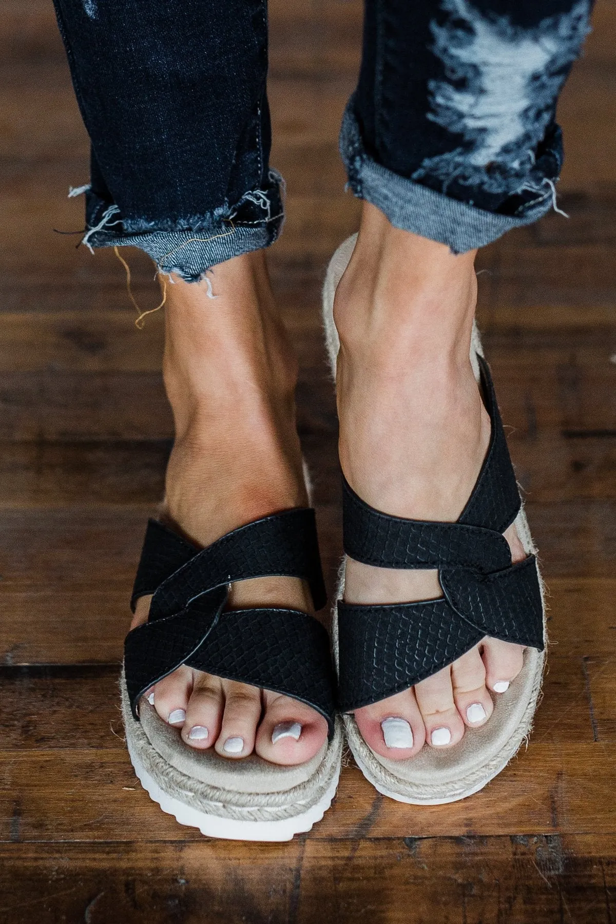 Very G Elvina Platform Sandals- Black
