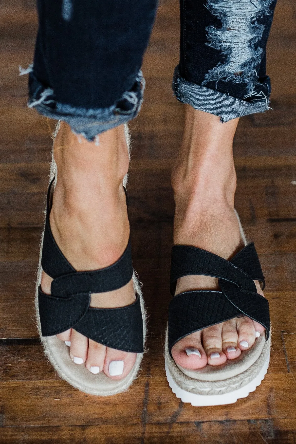 Very G Elvina Platform Sandals- Black