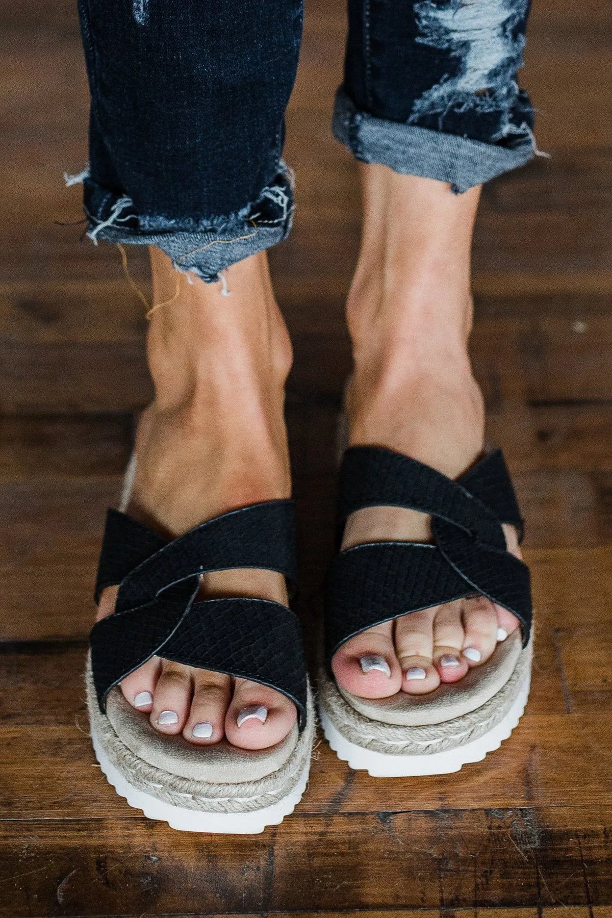 Very G Elvina Platform Sandals- Black