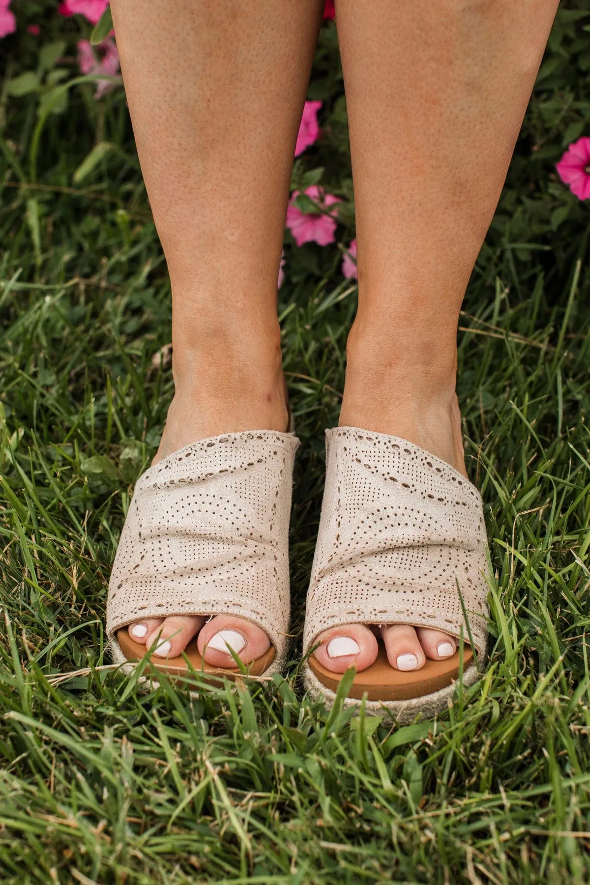 Very G Marie Wedge Sandals- Cream