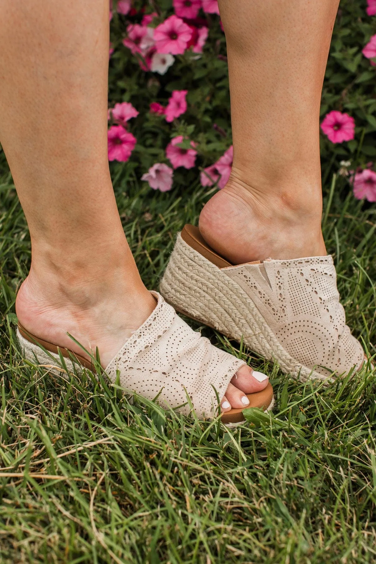 Very G Marie Wedge Sandals- Cream