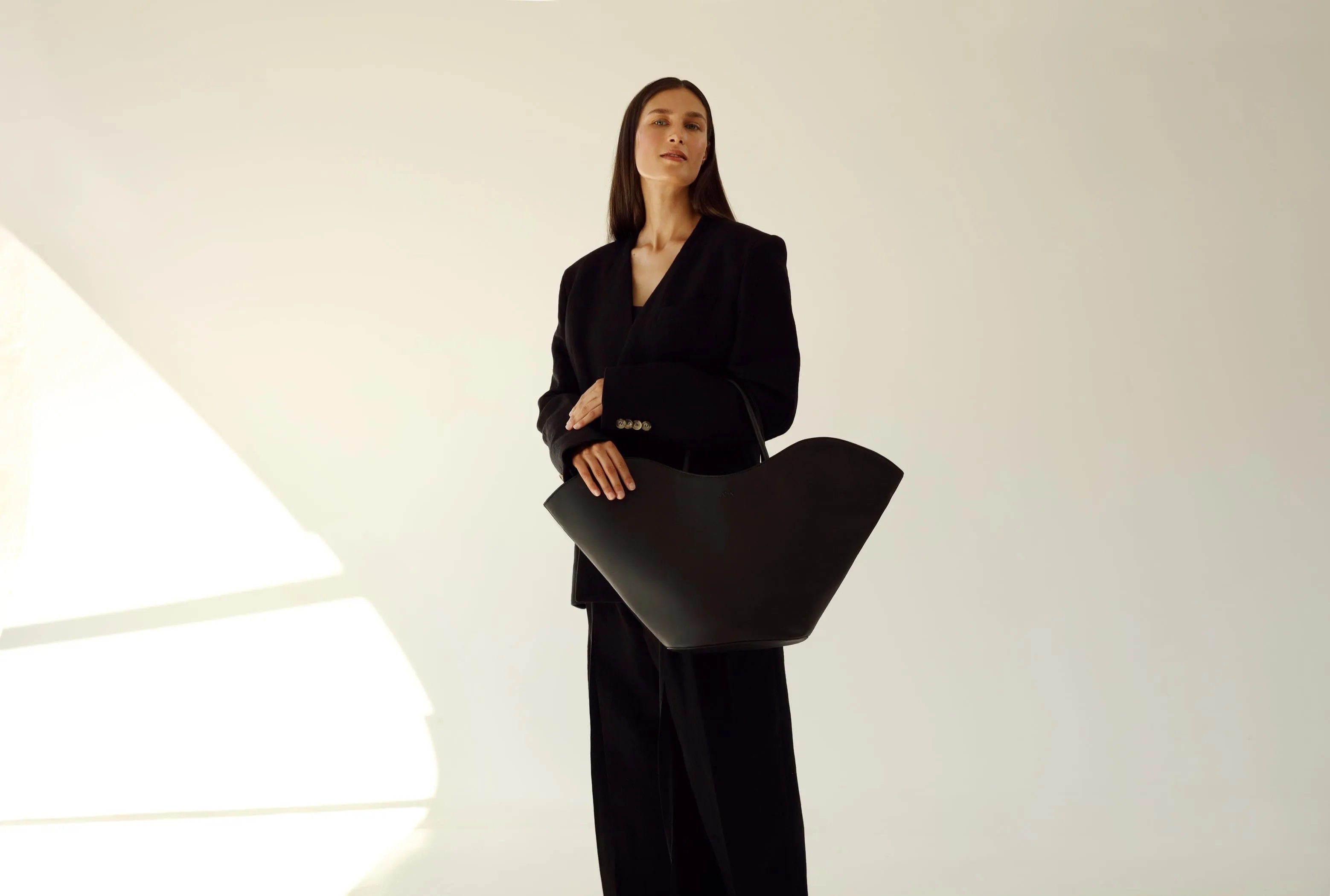 Willow MIRUM® Vegan Leather Tote | Black