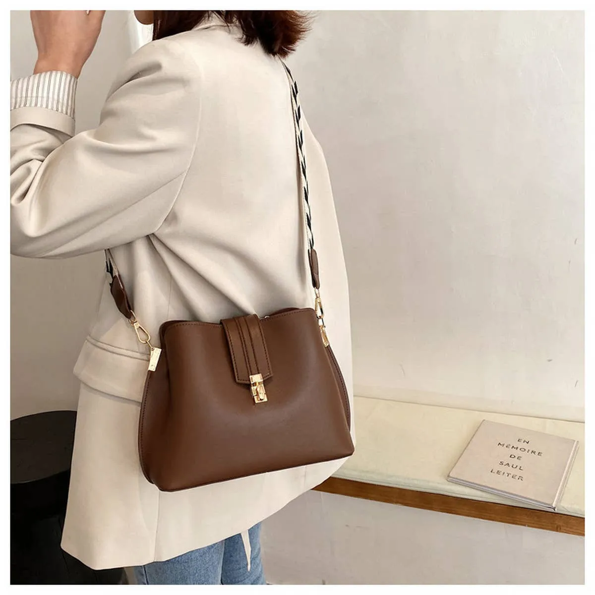 WOMEN RETRO SHOULDER BUCKET BAG_CWAB1552: Brown / (OS) 1