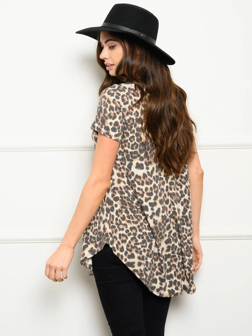 WOMEN'S SHORT SLEEVE ANIMAL PRINT TOP